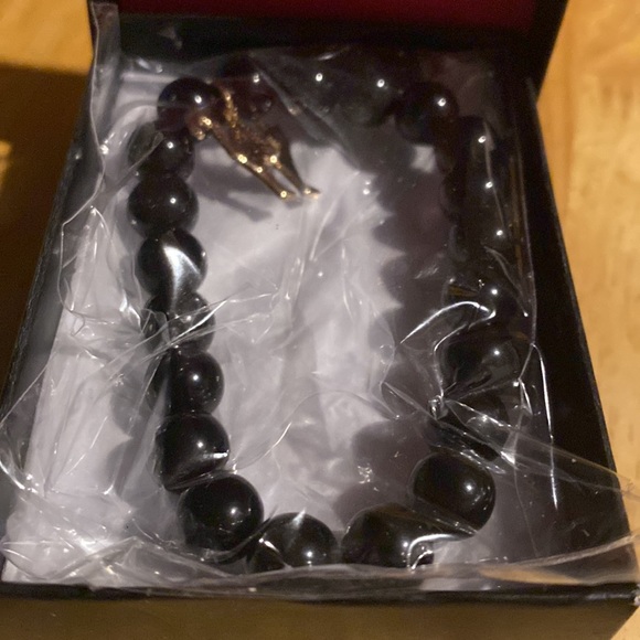 Black beaded bracelet with a black cat charm - Picture 3 of 3